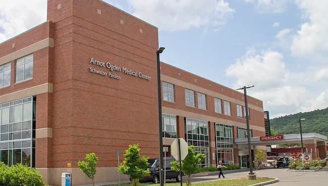 Arnot Ogden Medical Center